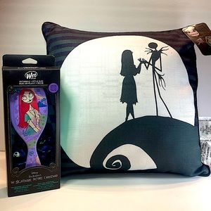 NEW 2 PIECE SET TIM BURTON THE NIGHT BEFORE CHRISTMAS DISNEY PILLOW & BRUSH SET